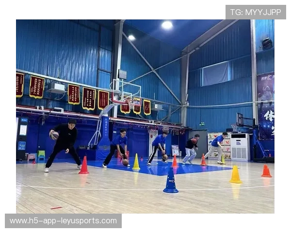 _未来篮球场：智能交互助力训练_，智能视觉篮球场